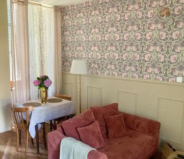 Oloron-Sainte-Marie Apartment | L Henri