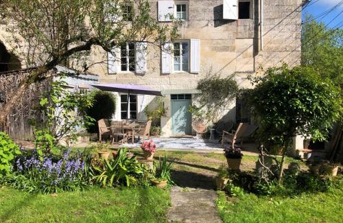 Saintes Bed & Breakfast | L'heure bleue