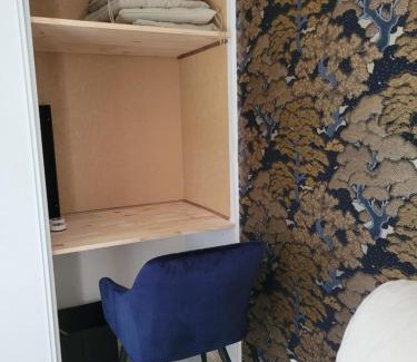 Joncours-Proce House | L'Home Had oro