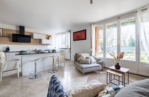 Les Louvrais House | L'Impressionniste - Maison avec jardin