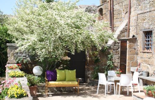 Civita di Bagnoregio Apartment | L'Incanto di Civita