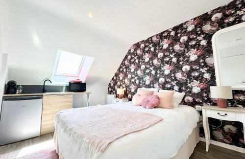 Queven Apartment | L’instant rose - Cocon fleuri avec jacuzzi