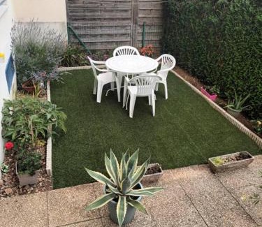 Les 3 Cites Apartment | L'Intemporel - Appartement T3 avec jardinet