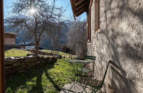 Saint-Gervais-les-Bains Ski Chalet | L'Intime" small mountain chalet