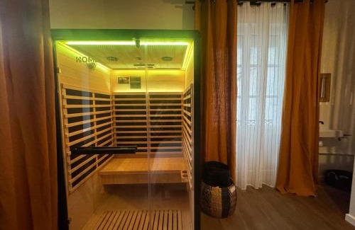 Downtown Angers Apartment | L'Oasis Angevine - Balneo, Sauna, Home Cinema & Parking