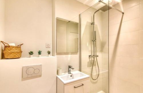 5th Arrondissement Apartment | L'Oasis - Bel appart climatisé quartier point du jour Lyon 5