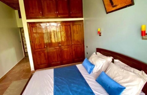 Marrakech Bed & Breakfast | L'oliveraie du Barrage Sleeps 20 to 30