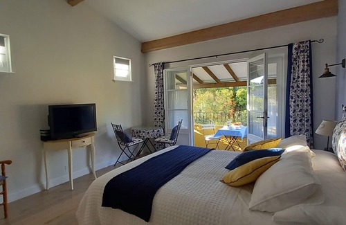 Nelson Bay Bed & Breakfast | L'Olivette B&B Lavender Room.nFor 2 Adults Only.nUnsuitable for Children.