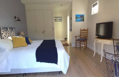 Nelson Bay Bed & Breakfast | L'Olivette B&B Lavender Room.nFor 2 Adults Only.nUnsuitable for Children.