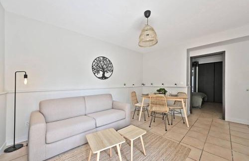 Avignon City Centre Apartment | L'Olivier - 2 terrasses - Clim AC - WIFI - PROCHE THEATRES