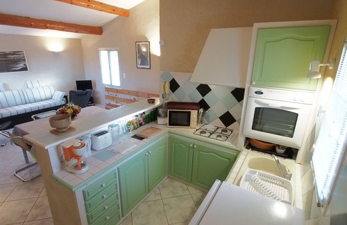 L'Isle-sur-la-Sorgue House | L'OLIVIER: Provencal house with all comforts. Swimming pool & air-conditioning, PK pets allowed.