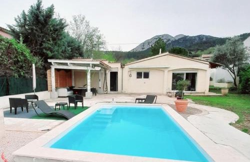 Les Censies Bed & Breakfast | L'olivier TESSA Hôtesse suite 30m2 terrasse 20m2