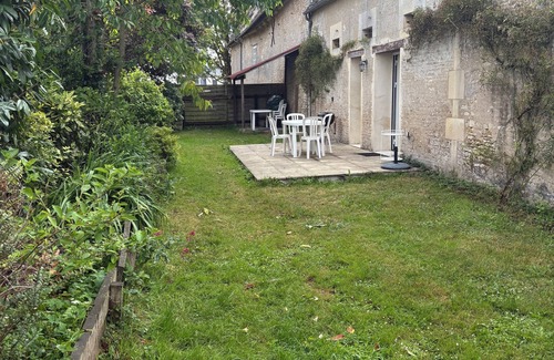 Merville-Franceville-Plage House | L'Orangerie, Country house with garden and large living room!