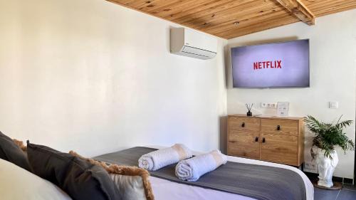 Mougins Apartment | L'Oranger - Magnifique Studio Indépendant Sur Mougins avec Jacuzzi Privé - Parking - Climatisation