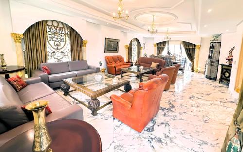 Les Berges Du Lac II Villa | L'Orchidée - Villa de luxe avec piscine chauffée, ascenseur privatif et vue sur le lac de Tunis