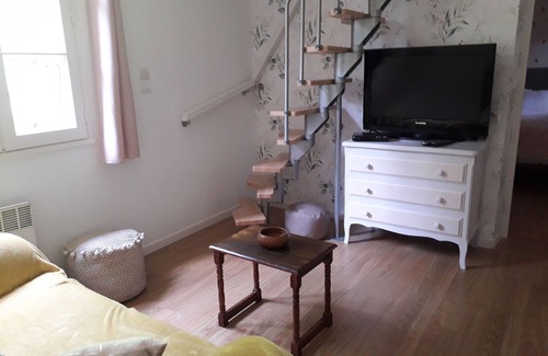 Vezac Apartment | L'orée du bois gîte near Sarlat in the heart of the Dordogne valley