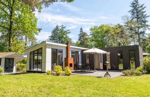 Susteren House | L-Pavilion 6 by Interhome
