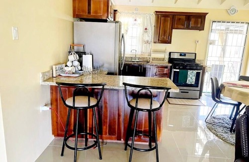 Falmouth House | L&V's Paradise Vacation Home with pool & gym 3