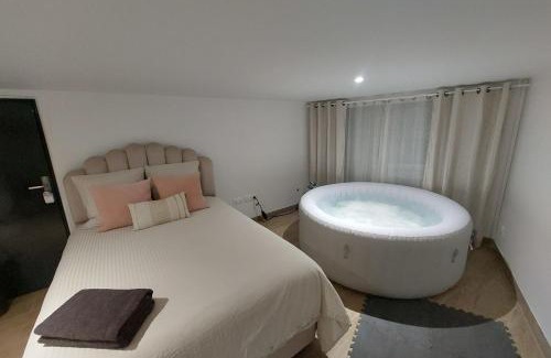 Livry-Gargan Apartment | L08 Jacuzzi 5 Étoile par Villa Dengous