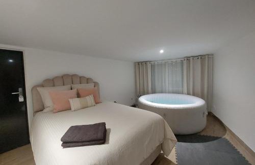 Livry-Gargan Apartment | L08 Jacuzzi 5 Étoile par Villa Dengous