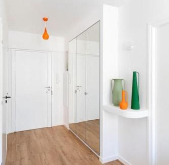 Liberation Apartment | L2 2P Molière Balcons/AC/Wifi/5mins Tram & 10mins Mer