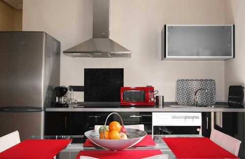Alameda Apartment | L3.1 Bedroom Apartment/Balcony/WIFI/Climate control/Kitchen in Casco Histórico