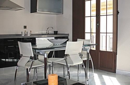 Alameda Apartment | L3.1 Bedroom Apartment/Balcony/WIFI/Climate control/Kitchen in Casco Histórico