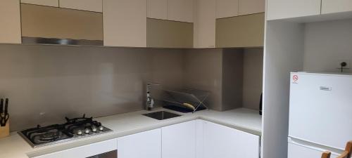 Melbourne Central Business District Apartment | L3908 Cozy Oasis Pool Spa n Sauna
