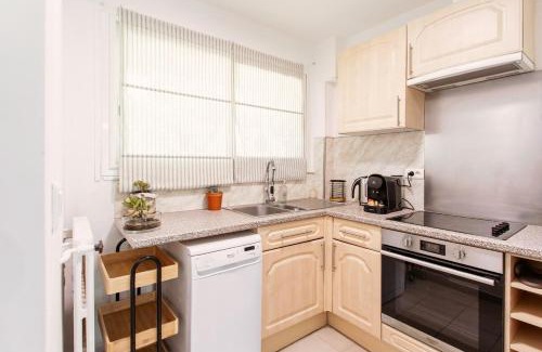 La Madeleine Apartment | L51 2P Bornala Sea View Balcony &AC