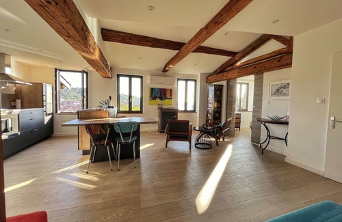 Vienne Apartment | La Bâtie