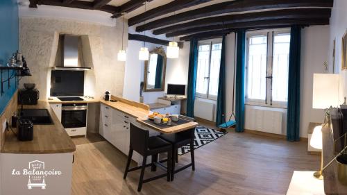 Old Town Apartment | La balançoire