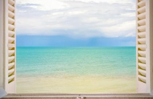 Saint-Regnobert-de-la-Cote-de-Nacre Apartment | La BALEINE BLEUE