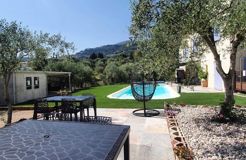 Grasse House | La Bastide Centifolia - Roses of Provence