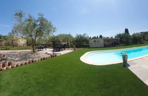 Grasse House | La Bastide Centifolia - Roses of May