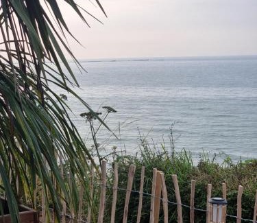 Saint-Come-de-Fresne Cabin | La Bayeuzen - La Mer