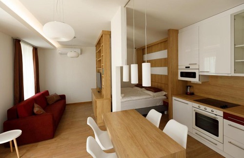Heviz Apartment | La Bella Centrum apartmanok Piros/Sárga