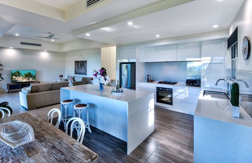 Hamilton Island Villa | La Bella Waters 5 Hamilton Island - oceanviews, buggy and transfers