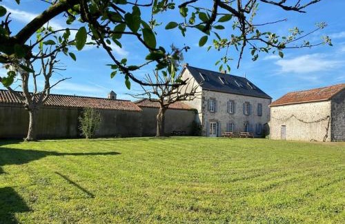 Saint-Mars-la-Reorthe House | La Belle Etape grand gîte familial, 10min du Puy duFou