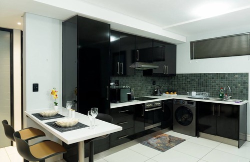 Windhoek Central Apartment | La Belle Luxury Suites Windhoek City Centre, 2 bedroom self-catering apartments.