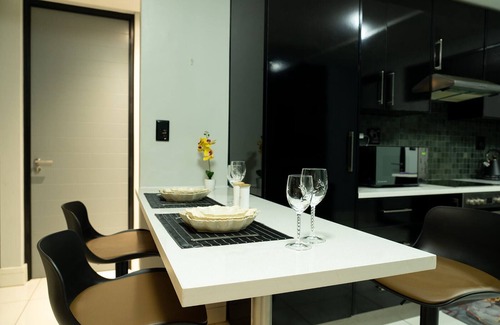 Windhoek Central Apartment | La Belle Luxury Suites Windhoek City Centre, 2 bedroom self-catering apartments.