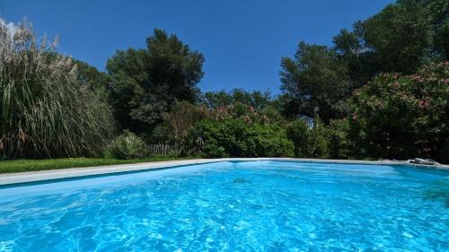 Salernes House | La Belle Rivière