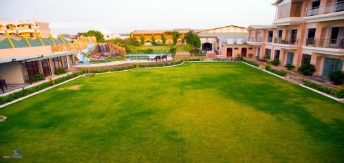 Ramnagar Resort | La Bellevue (Club & Resort)