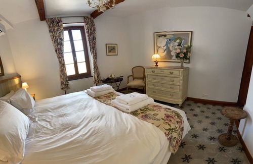 Le Somail Bed & Breakfast | La Bergerie Antoine Lantana King Room - Deluxe South of France Experience