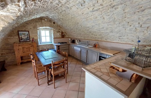 Hures-la-Parade Cottage | La Bergerie, Gîte de France 4 épis, private heated pool.