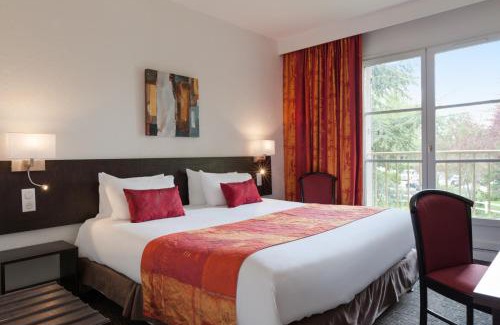 Saint-Martin-du-Vivier Hotel | La Berteliere, The Originals Relais