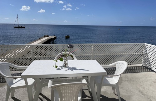 Newtown Apartment | La Bijou, beachfront apartment with amazing views and sunsets