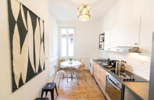 Jacquard - Prefecture Apartment | La Bohème, appartement chaleureux et décoré avec goût