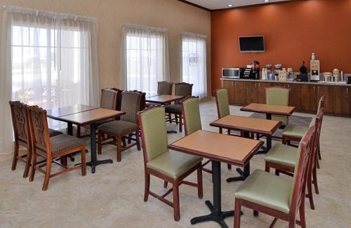 Crane Hotel | La Bonita Inn & Suites - Crane