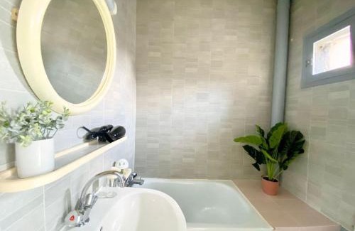Old Town Apartment | La bonne qui revait d opera