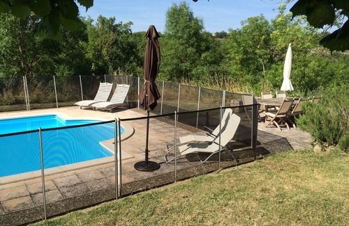 Livers-Cazelles House | La Bonnetie - Beautiful stone cottage with pool